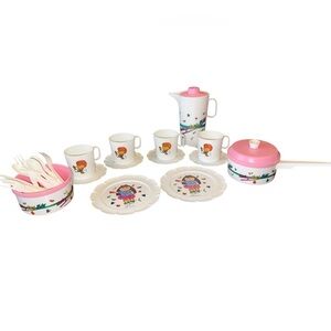1990 Cabbage Patch Kids Play Kitchen Tea Set Lot Cups Plates Pitcher NM